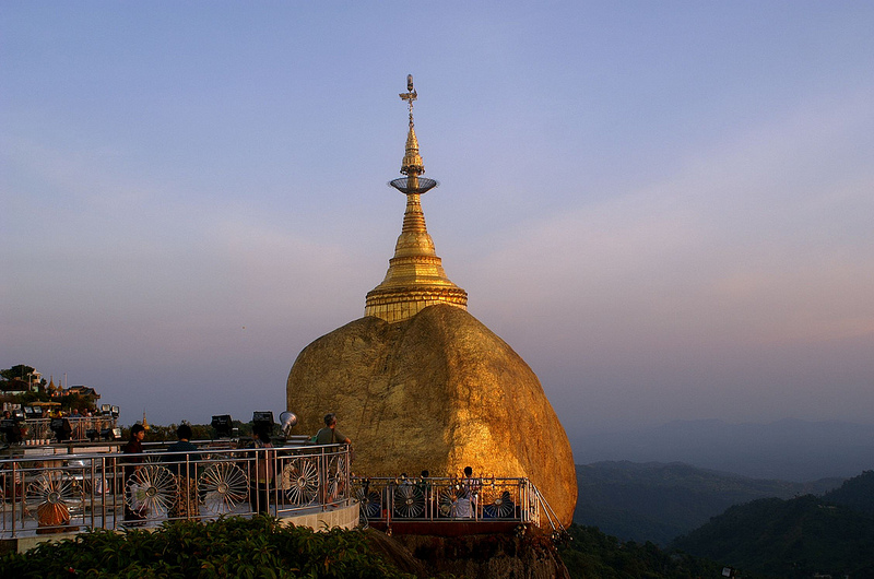 Myanmar: Golden Rock, Mount Kyaiktiyo